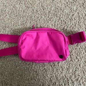 Lululemon everywhere belt bag